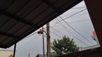 Di Kosambi Tangerang, Kabel Listrik Menjuntai Memakan Korban