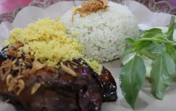 Nasi Uduk Andalan: Ketika Lele, Sambal, dan Badak Bertemu di CitraRaya