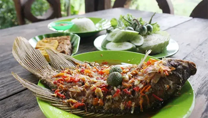 Rekomendasi Tempat Makan Siang Enak di Warung Pecak Panongan