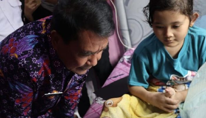 Alika, Korban Truk Tanah Dapat Bantuan Laptop dan Bedah Rumah