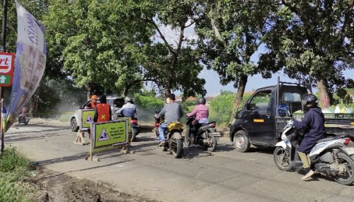Top Markotop! Jalan Bojong Renged – Teluknaga Mulai Diperbaiki