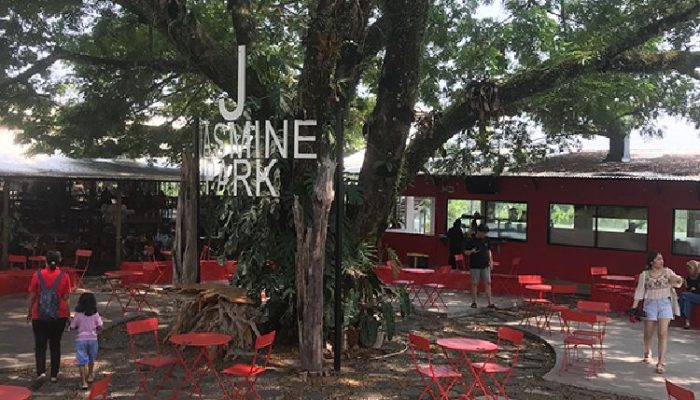 Rekomendasi Tempat Wisata Edukasi dan Satwa Keren di Cisauk