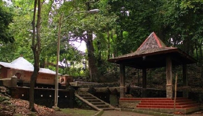 Plangon, Destinasi Wisata Beraroma Mistis di Cirebon Jawa Barat