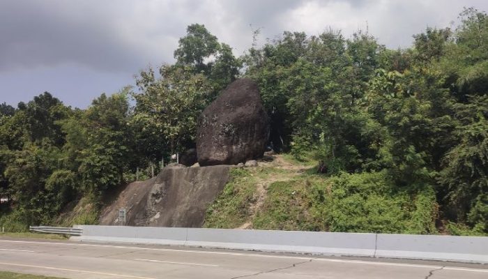Batu Bleneng, Rumah Jin Penunggu Tol Cikopo-Palimanan