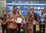 Dukung Pendidikan Logistik, KAI Logistik Raih Penghargaan Translog Fest 2025