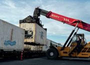 KAI Logistik Optimalkan KA Kontainer Reefer, Jaga Distribusi Pangan Segar Selama Nataru