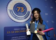 Ketika Kreativitas dan Ketekunan Bertemu: Kisah Christina Menyelesaikan Studi di BINUS @Bandung