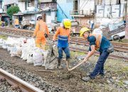 Antisipasi Cuaca Ekstrem dengan Curah Hujan Tinggi, KAI Daop 1 Jakarta Siagakan Tim Tanggap Darurat dan Lakukan Normalisasi Jalur