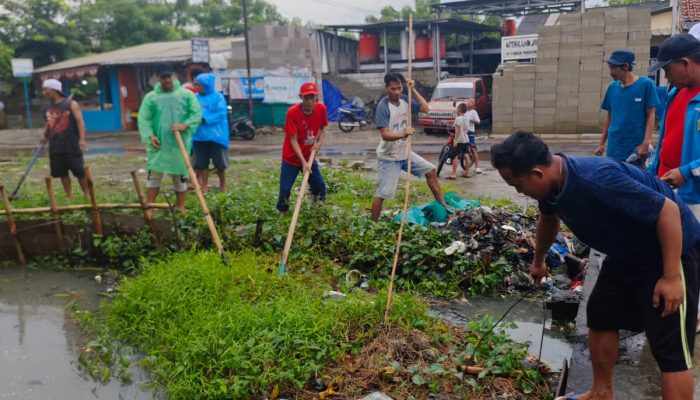 Warga Sindang Panon Gelar Kerja Bakti “Normalisasi Versi Rakyat”, Tolak Penggusuran Ruang Hidup