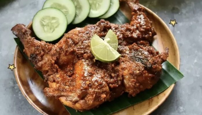 Top Markotop! Kudapan Ayam Taliwang Hadir di Petals Taman Rasa