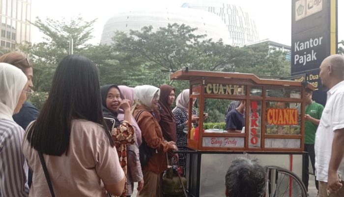 Horee! Ratusan Wajib Pajak KPP Pratama Tigaraksa Ditraktir Cuanki