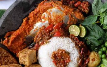 Top Markotop! Sambal Seruit Hadir di Petals Taman Rasa