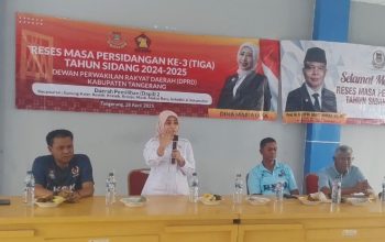 Peduli Masyarakat, Dina Maria Ulfa Dewan Gerindra Bantu Bangun Rumah Lansia di Kronjo 