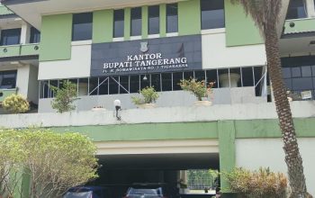 Itjen Kemendagri Bungkam saat Ditanya Soal Rapat Sengketa Lahan di Gedung Bupati Tangerang
