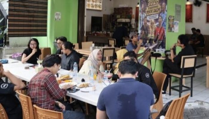 Warkop Mbok Dasmi Tempat Nongkrong yang Bikin Betah di Modernland