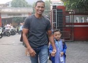 Ketika Ayah Turun ke Gerbang Sekolah, Mampukah Sehari Mengubah Pola Asuh?