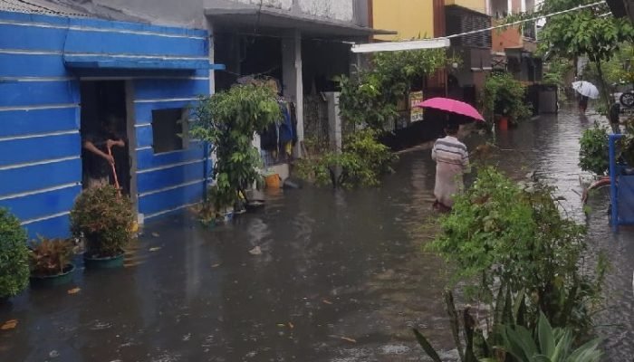 Drainase Tak Kunjung Dinormalisasi, Warga Dasana Indah Dikepung Lumpur