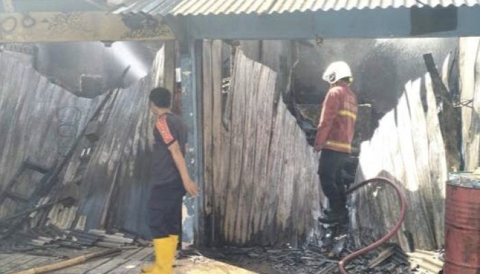 Api Lebih Dulu Buka Lapak: Bakso, Roti dan Bengkel Ludes Jadi Arang