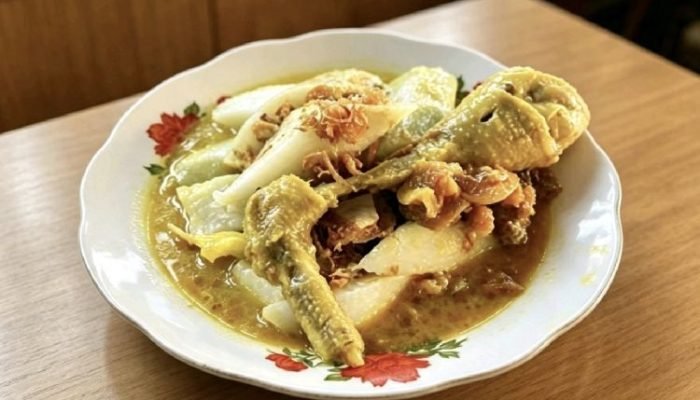 Jejak Lontong Tuyuhan: Semangkuk Dakwah yang Menghangatkan Rembang