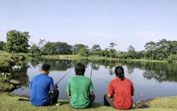 Menunggu Ikan, Menguji Nyali dan Cerita Mistis di Situ Gawir Legok