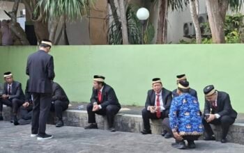 Ketika Upacara Khidmat dan Disiplin Tertinggal di Bawah Gedung Bupati