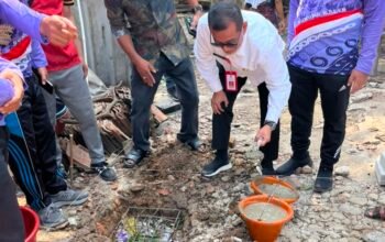 Setelah Puting Beliung Merobek Rumahnya, Laila Kini Menunggu Rumah Baru