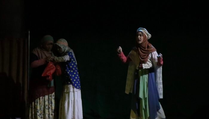 Teater Al-Fityan School: Mencari Air Prawitasari, Menemukan Jalan Menuju Cita-cita