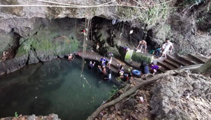 Gua Wareh Pati, Menyusuri Air Hijau dan Jejak Pertapaan Semar