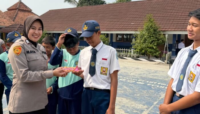 Polwan Polresta Tangerang Ingatkan Pelajar soal Privasi dan Bahaya di Dunia Digital