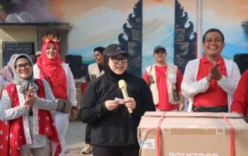 Gerak Jalan HUT RI di Panongan, Wabup Tangerang Ajak Warga Rawat Kebersamaan