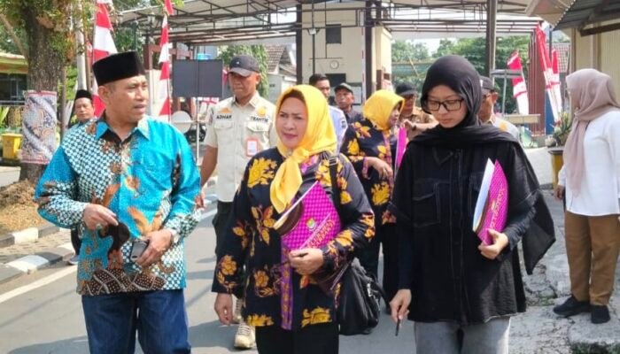 Lewat Lomba, Lurah Mekar Bakti Gerakkan Warga Peduli Lingkungan