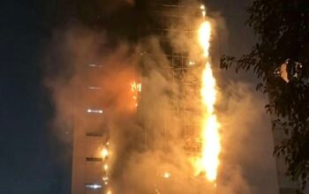 Api Menjalar di Gedung Bapenda DKI, Petugas Berpacu dengan Angin