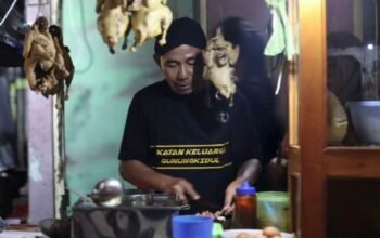 Di Emperan Surya Indah Motor Cikupa, Mie Godok dan Angkringan Hadirkan Suasana Yogya