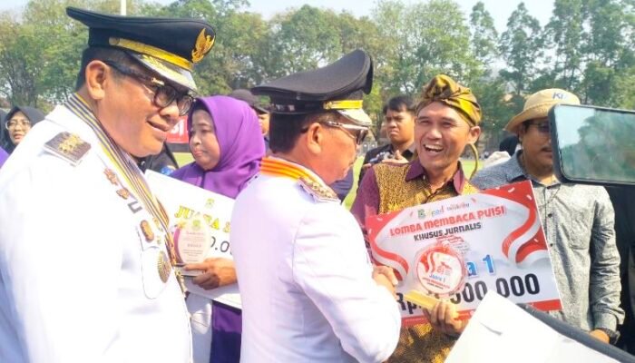 Ketika Puisi Menjadi Kado Kemerdekaan Jurnalis dan Seniman Kota Tangerang