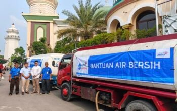 Aetra Tangerang Salurkan Air Bersih untuk Haul ke-64 di Al-Istiqlaliyyah