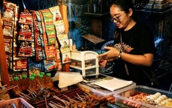 Angkringan IKG, Sepotong Jogja yang Menyala di Pinggir Jalan Cikupa