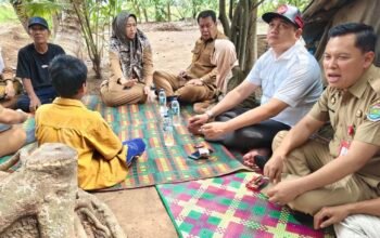 Bupati Tangerang Datangi Warga Cisoka, Serahkan Bantuan Rp30 Juta