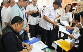 Kesbangpol Kota Tangerang Periksa 14 WNA di Pabrik Cipondoh