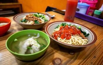 Mie Ayam Banyumas: Semangkuk Rasa Pangenyongan di Tengah Tangerang