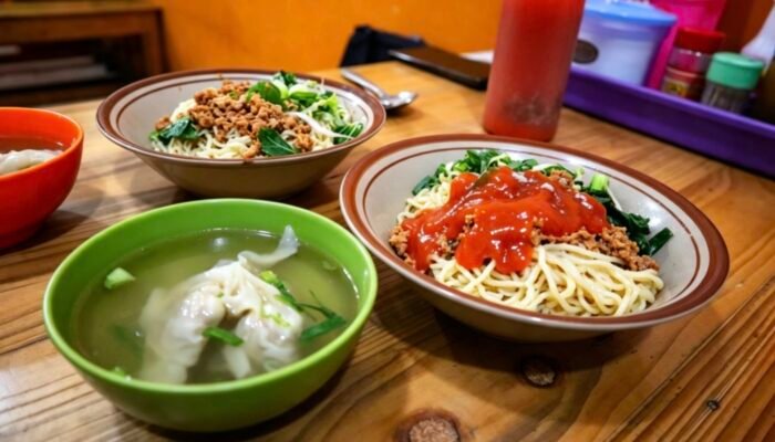 Mie Ayam Banyumas: Semangkuk Rasa Pangenyongan di Tengah Tangerang