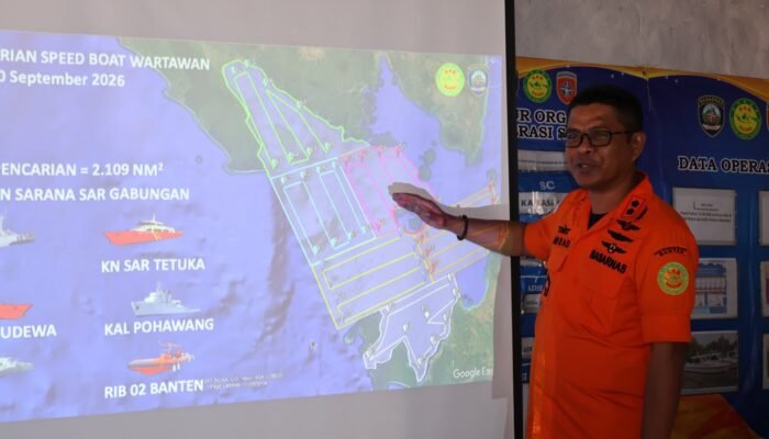 Pencarian Rombongan Jurnalis di Selat Sunda Kerah Helikopter HR-3604