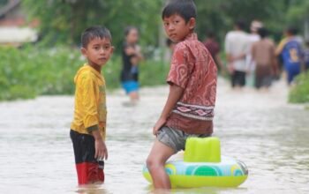 Maesyal Rasyid dan Kabupaten Tangerang: Jalan Dibeton, Persoalan Menggenang
