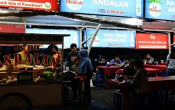 Tenda Kuliner 888 CitraRaya, Ketika Suasana Kaki Lima Menolak Punah