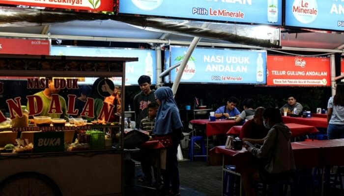 Tenda Kuliner 888 CitraRaya, Ketika Suasana Kaki Lima Menolak Punah