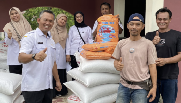 Pemkot Tangerang Salurkan 3,5 Ton Pakan Ikan untuk 29 Kelompok Pembudi Daya
