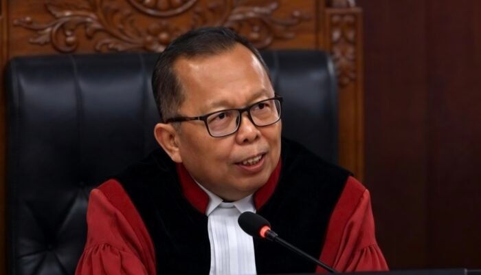 Sebut “Sidang Ilegal”, Ahli Gibran Nyaris Tak Bisa Lanjut Bersaksi di MK