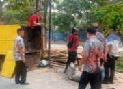 Bangunan Liar di Irigasi Sipon Disikat, Pemkot Tangerang Pasang Peringatan