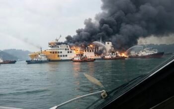 KMP Batu Mandi Dilalap Api di Selat Sunda, 420 Penumpang Dievakuasi