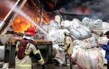 Pabrik Plastik Kemasan PT Respati Kemasindah Cikupa Ludes Terbakar