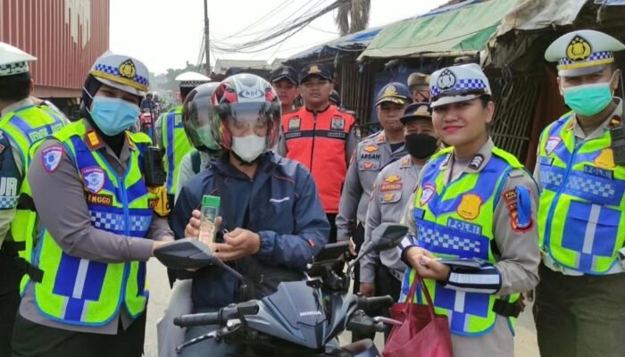 Operasi Patuh Maung di Balaraja, Pengendara Tertib Dapat Hadiah